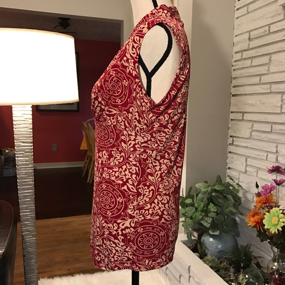 TRADED JKLA red and cream top. - Picture 2 of 4